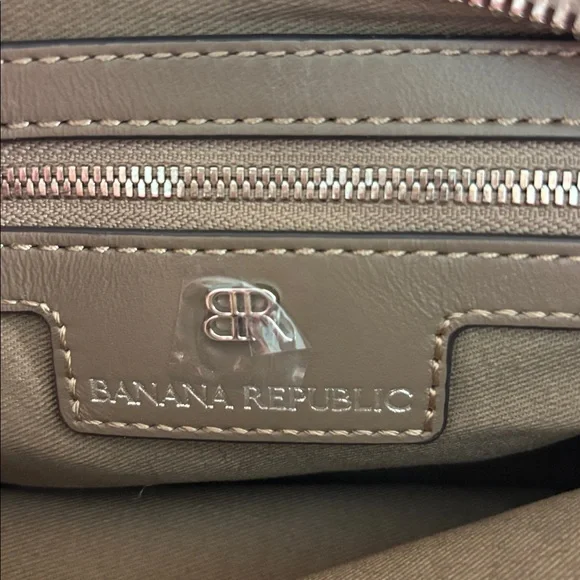 Banana Republic fuzzy wristlet - Picture 5 of 6